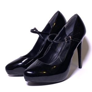 Charles by Charles David Black Maryjane Pumps